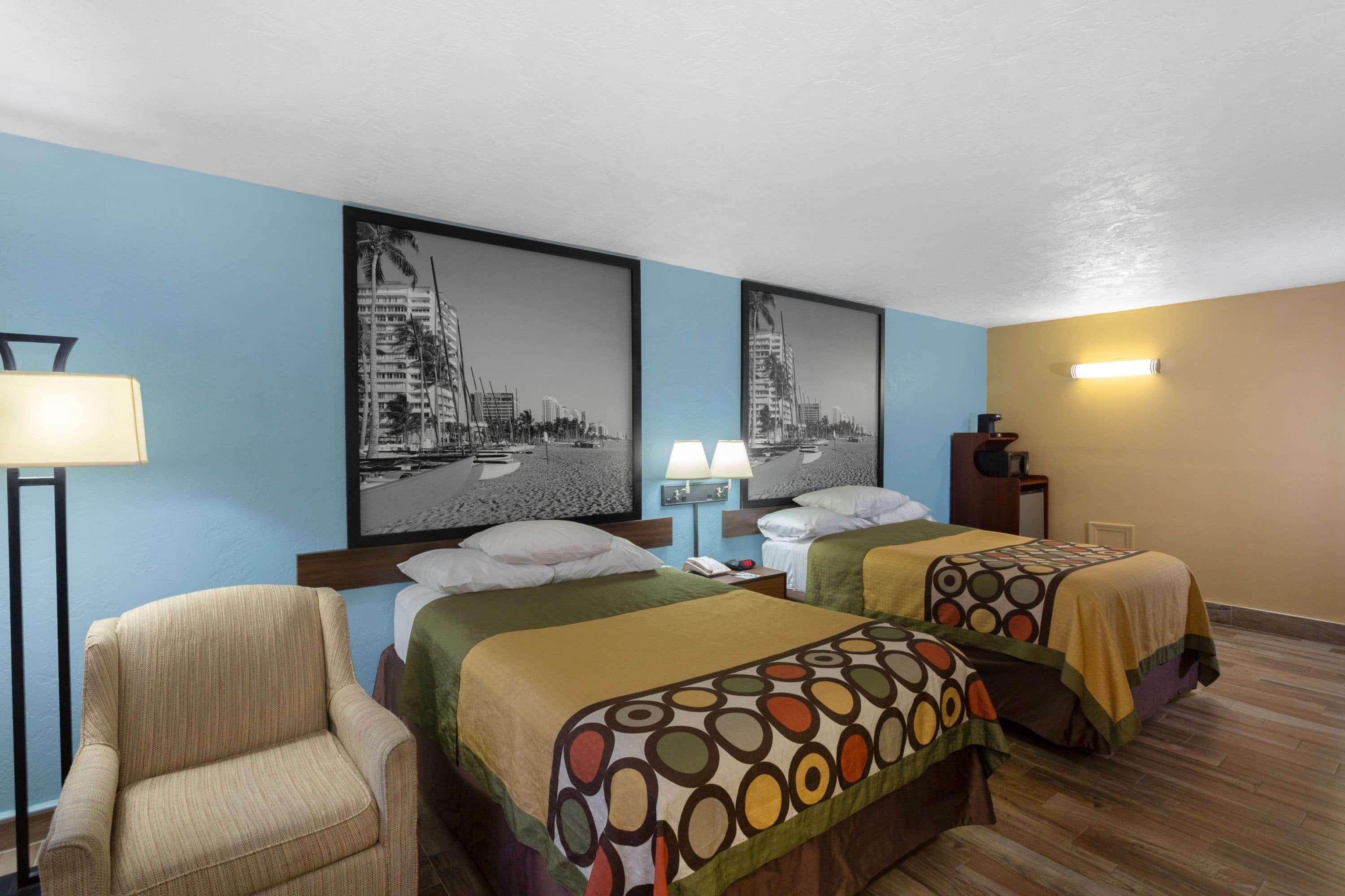 Super 8 by Wyndham Bradenton Sarasota Area Exterior foto